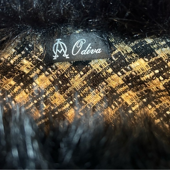 On Trend Odiva Faux Fur Tweed Poncho w/ Faux Fur Collar and Faux Leather Piping - Picture 7 of 10